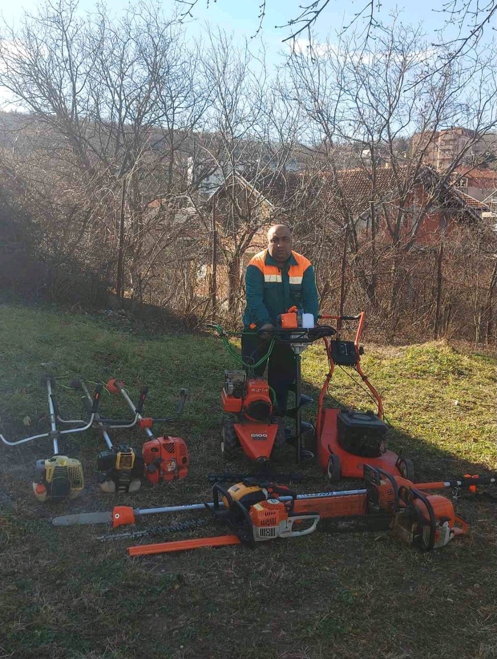 Miljan sa motornom testerom